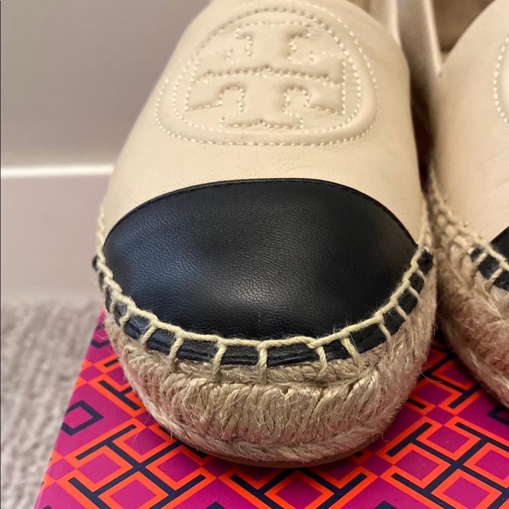Tory Burch Cream and Black Espadrille Flats with Logo - Picture 2 of 9